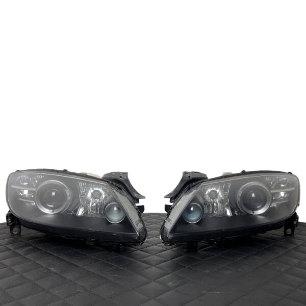 Headlight Restoration - Mazda RX8 - Cloudy / Dull / Yellowed - Polishing