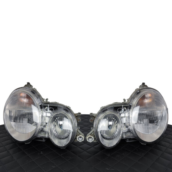 Headlight Restoration - Mercedes-Benz CLK W208 - Cloudy / Dull / Yellowed